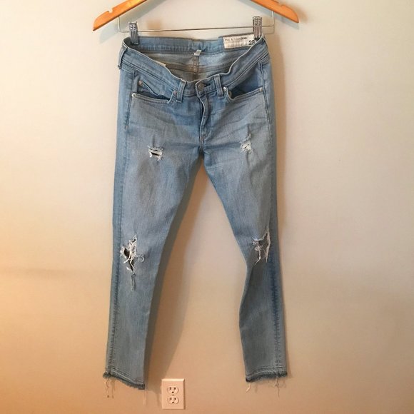 rag & bone Denim - rag and bone Skinny Jean in Size 28 Distressed Light Wash